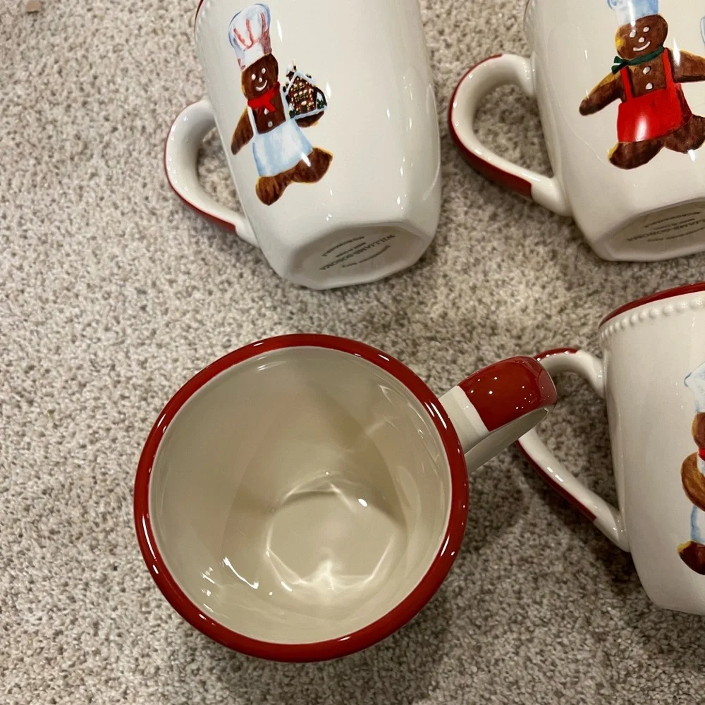 Williams Sonoma gingerbread mug set